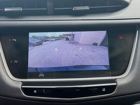Used 2024 Cadillac XT5 Luxury FWD image 11