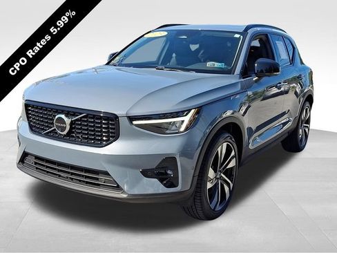Certified 2023 Volvo XC40 B5 Ultimate w/ Climate Package AWD/4WD image 4