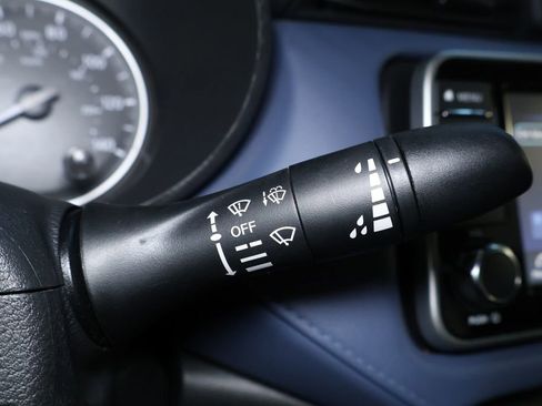 Used 2023 Nissan Versa SV image 22