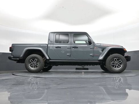 Used 2025 Jeep Gladiator Mojave AWD/4WD image 43