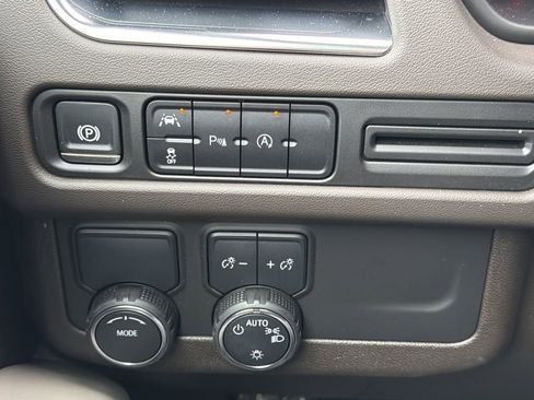 Used 2024 Chevrolet Tahoe LT image 12