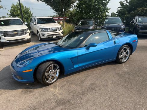 Used 2010 Chevrolet Corvette Coupe w/ Preferred Equipment Group RWD image 3