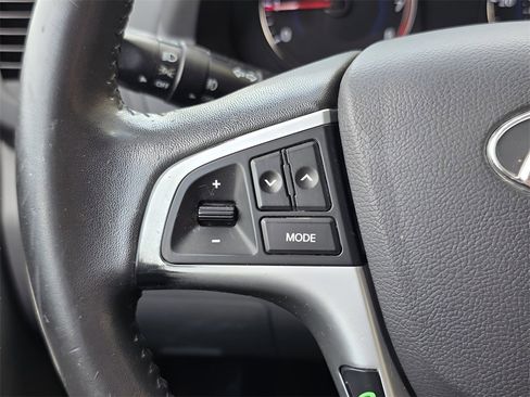 Used 2013 Hyundai Accent SE image 25