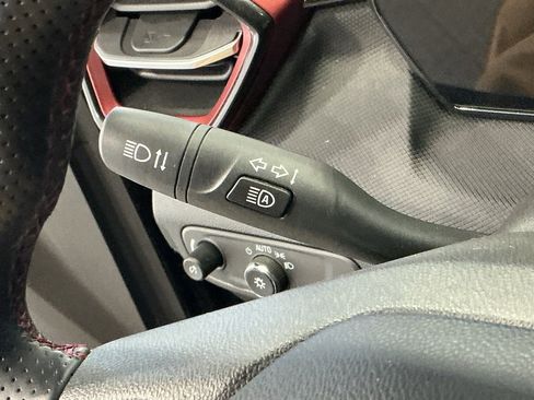 Used 2025 Chevrolet TrailBlazer RS w/ Convenience Package image 19