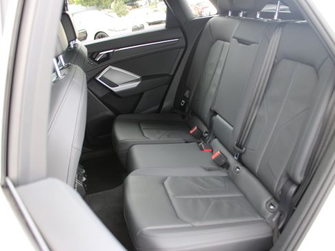 Certified 2025 Audi Q3 2.0T Premium w/ Convenience Package AWD/4WD image 22