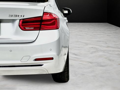 Used 2017 BMW 330i xDrive Sedan AWD/4WD image 39