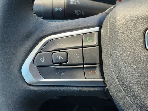 Used 2025 Jeep Compass Latitude w/ Altitude Special Edition AWD/4WD image 25