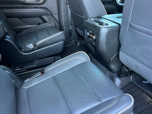 Used 2023 Chevrolet Suburban Premier AWD/4WD image 20