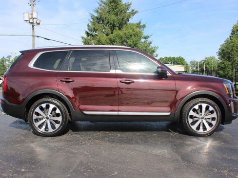 Used 2021 Kia Telluride S FWD image 3