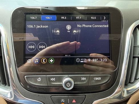 Used 2023 Chevrolet Equinox Premier FWD image 15