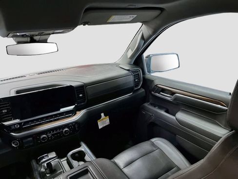 Used 2022 Chevrolet Silverado 1500 LT Trail Boss w/ LT Trail Boss Premium Package AWD/4WD image 24