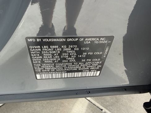 Used 2025 Volkswagen Atlas Peak Edition SE image 46