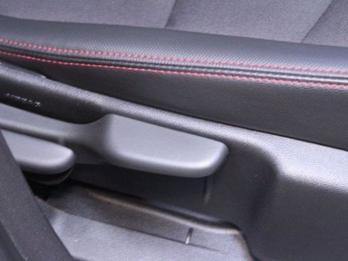 Certified 2022 Chevrolet Equinox RS w/ Infotainment Package image 10