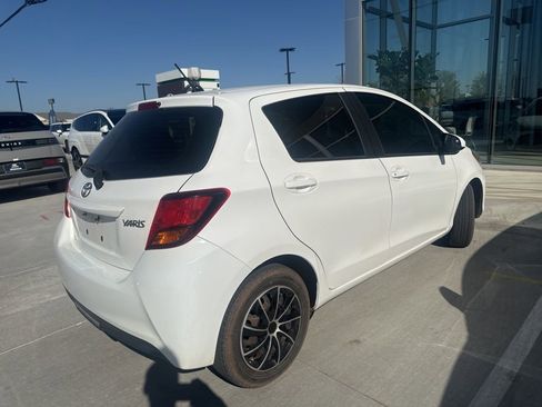 Used 2017 Toyota Yaris L image 4