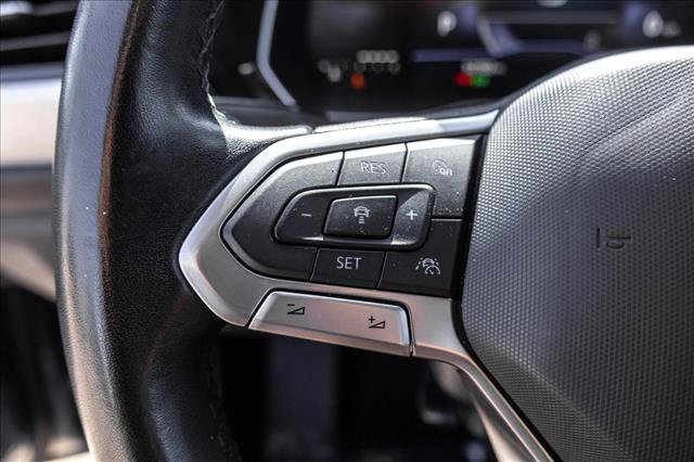 Used 2024 Volkswagen Jetta SE FWD image 13