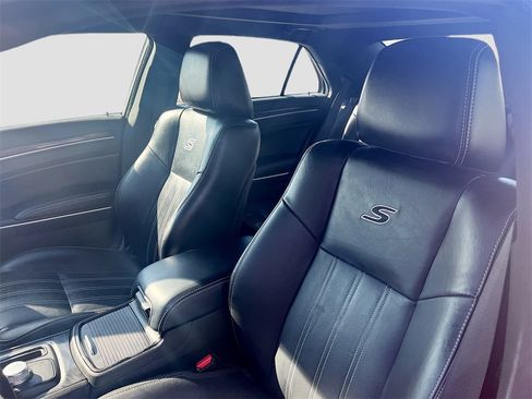 Used 2022 Chrysler 300 S image 22