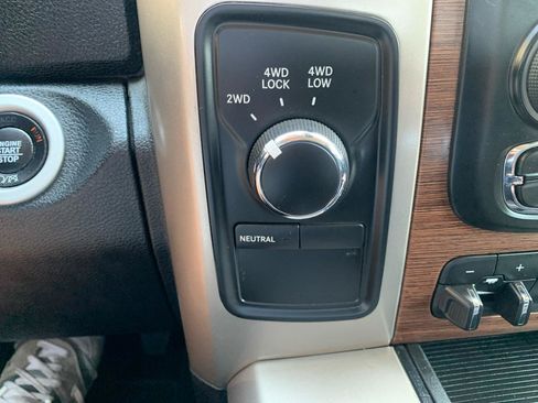 Used 2013 RAM 2500 Laramie w/ Convenience Group AWD/4WD image 32