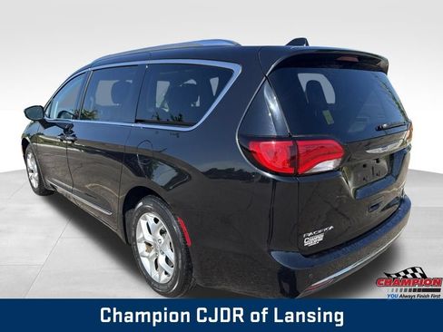 Used 2020 Chrysler Pacifica Limited FWD image 3