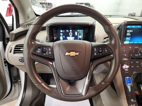 Used 2015 Chevrolet Volt Premium w/ Premium Trim Package FWD image 19