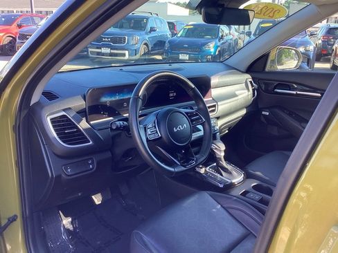 Certified 2024 Kia Seltos SX w/ SX Sunroof Package AWD/4WD image 16