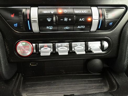Used 2020 Ford Mustang Premium image 12