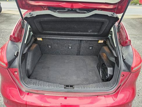 Used 2017 Ford Focus Titanium w/ Titanium Technology Package image 18