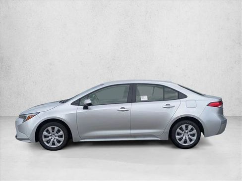 Used 2026 Toyota Corolla LE FWD image 8
