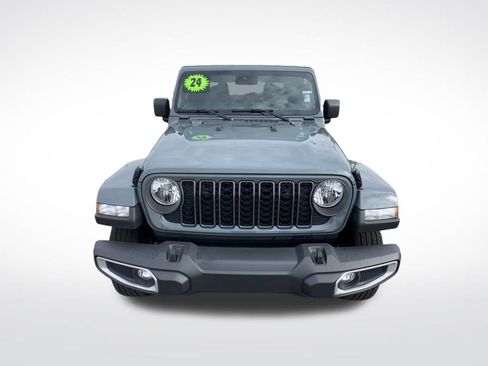 Used 2024 Jeep Gladiator Sport image 10