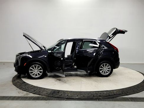 Used 2023 Cadillac XT4 Premium Luxury image 12