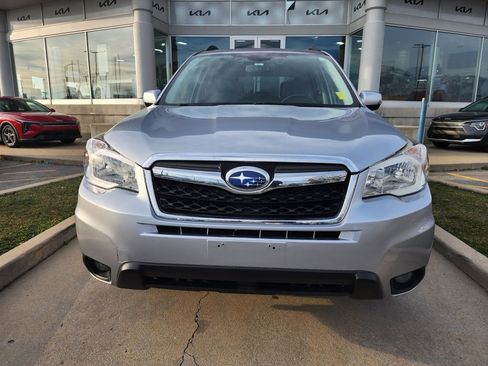 Used 2016 Subaru Forester 2.5i Touring w/ Eyesight & Navigation System image 2