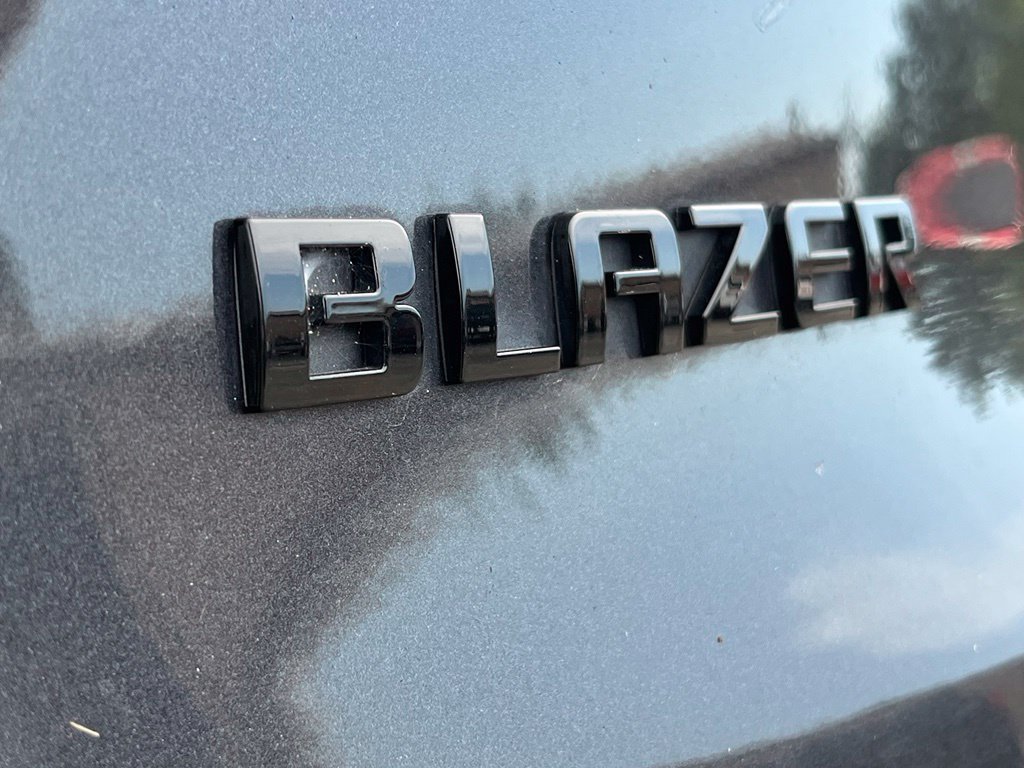 Used 2021 Chevrolet Blazer RS w/ Enhanced Convenience Package FWD image 12