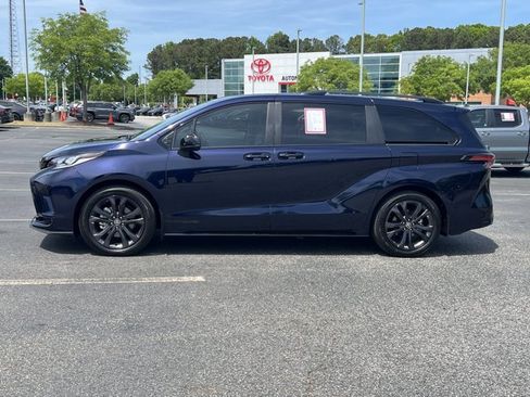 Certified 2026 Toyota Sienna XSE image 9