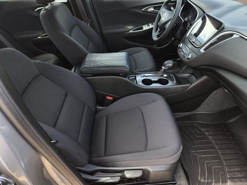 Used 2025 Chevrolet Malibu RS image 34