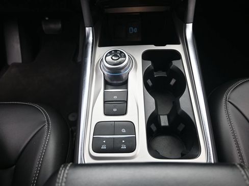 Used 2023 Ford Explorer XLT w/ Equipment Group 202A RWD image 13