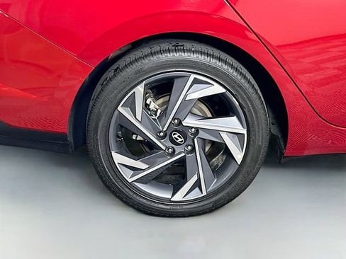 Used 2025 Hyundai Elantra SEL FWD image 37