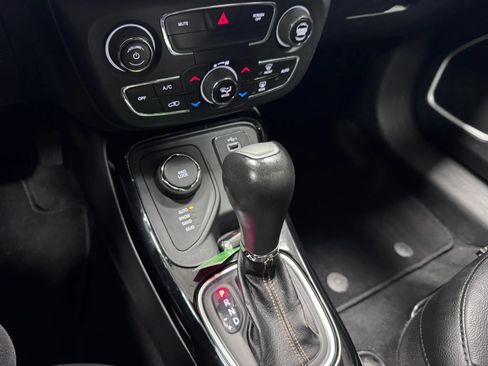 Used 2019 Jeep Compass Limited AWD/4WD image 29