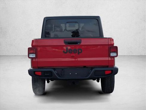 Used 2025 Jeep Gladiator Sport image 7