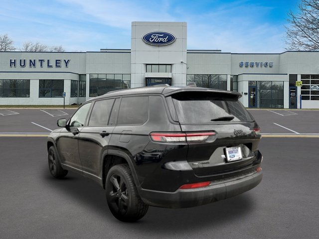 Used 2023 Jeep Grand Cherokee L Limited w/ Black Appearance Package AWD/4WD image 5