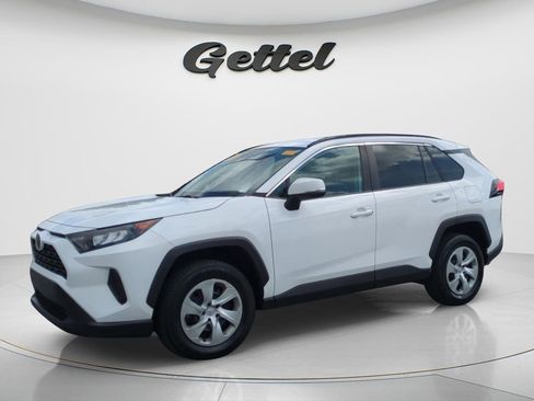 Used 2021 Toyota RAV4 LE image 1