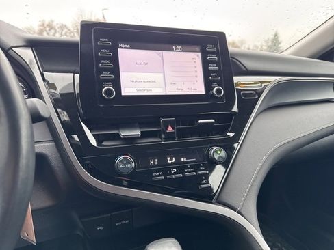 Used 2024 Toyota Camry SE image 12