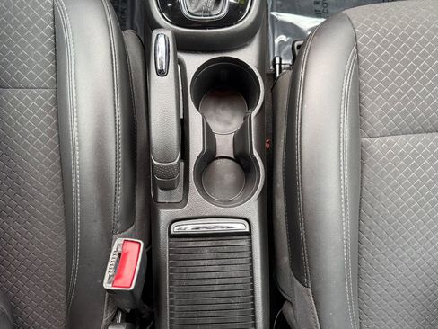 Used 2022 Buick Encore Preferred w/ Safety Package image 31