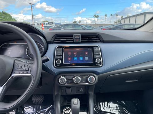 Used 2025 Nissan Versa SV image 18