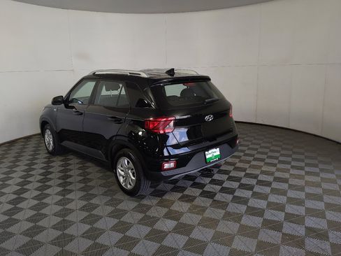 Used 2020 Hyundai Venue SEL w/ Convenience Package FWD image 6