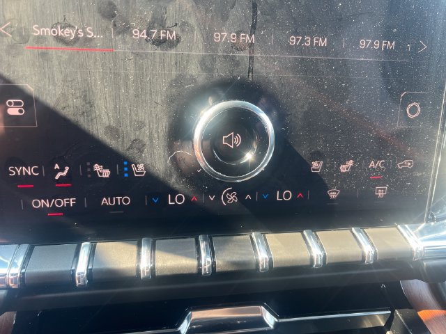Used 2025 GMC Yukon Denali AWD/4WD image 18
