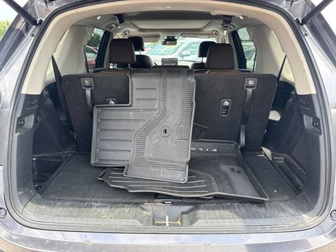 Used 2025 Honda Pilot Elite image 10