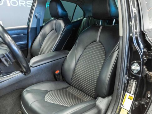 Used 2021 Toyota Camry SE w/ Carpet Mat Package (TMS) FWD image 11
