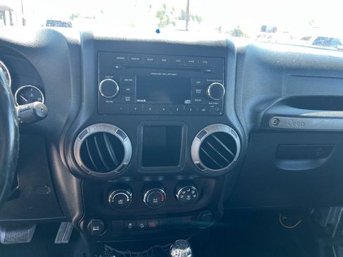 Used 2016 Jeep Wrangler Unlimited Sport w/ Max Tow Package AWD/4WD image 9