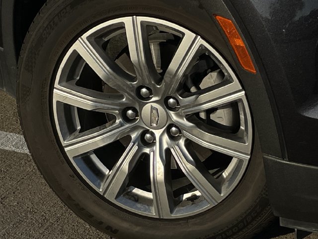 Used 2023 Cadillac XT4 Premium Luxury FWD image 9