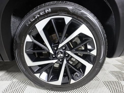 Used 2023 Mitsubishi Outlander SE image 47