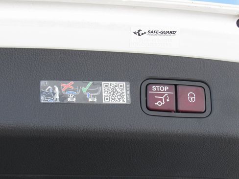 New 2025 Mercedes-Benz GLC 300 4MATIC image 24